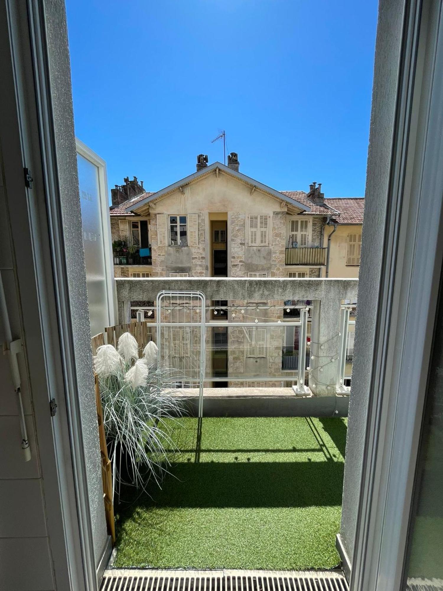 Charmant Studio Climatise Avec Terrasse Ensoleillee Niza Exterior foto
